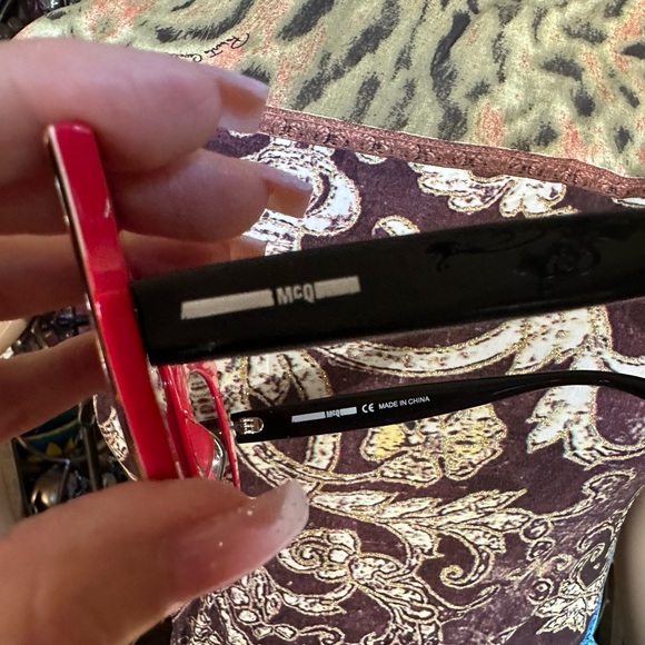 MCQ Alexander McQueen Sunglasses - Picture 7 of 8